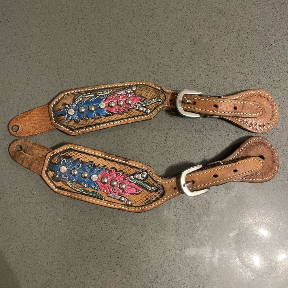 Womenβs Feather Dotted Spur Straps